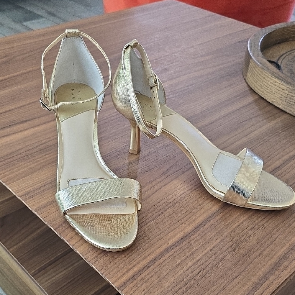 Size 11 Alex Marie Elegant Gold Strappy Heels